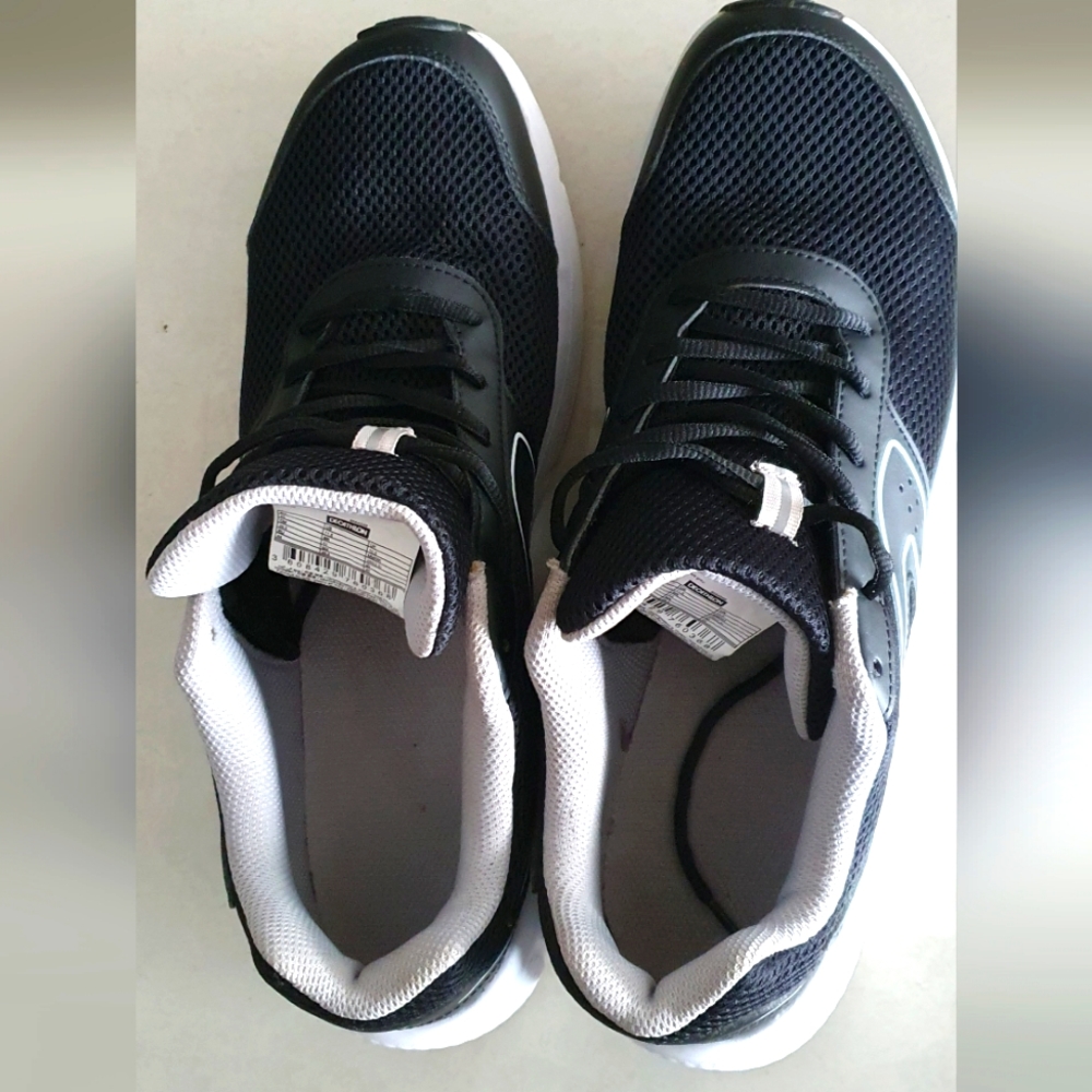 Black Decathlon Running Shoes UK 10.5 FIX RATE🙏🏻🙏🏻🙏🏻 - Picture 4 of 7